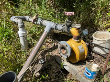 田んぼの水張り用の井戸ポンプの修理依頼を承りました。