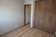 2階洋室(2)4.9帖　大容量のクローゼットでお部屋は広々とした空間を保てます。