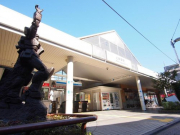 上井草駅まで470m 駅周辺には商店街があり、ちひろ美術館、早稲田大学ラグビー練習場、上井草スポーツセンターなどの施設もあります