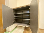 シューズボックスはすっきりと整頓された状態の玄関を保つことができます。