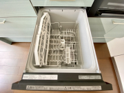 キッチンには食器洗浄乾燥機が付属します。