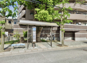 京都市営バス「千本鞍馬口」停まで徒歩約1分。