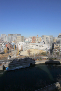 洋室１からの眺望
大横川の先には、臨海小学校と臨海公園が見えます