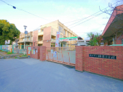 マンションのお近くには徒歩５分圏内に樟葉小学校がございます。